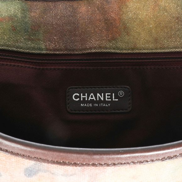 Chanel Multicolor On the Pavements Graffiti Canvas Large Messenger Bag - Picture 8 of 8